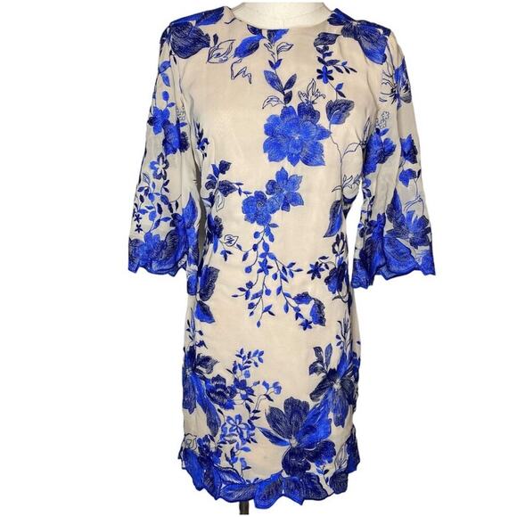 Dress the Population Paige Bell Sleeve Floral Embroidered Shift Dress size Small - Picture 1 of 6